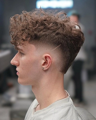 Haircut For Curly Hair with Messy Curls