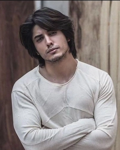 Long Hairstyles for Men without Beard