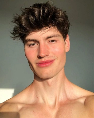 Strengthens the Skin Barrier