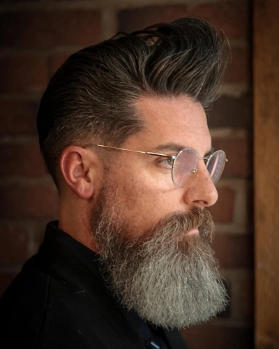 Low, Rounded Pompadour