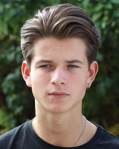 Voluminous Brush Back Flow Haircut for Men